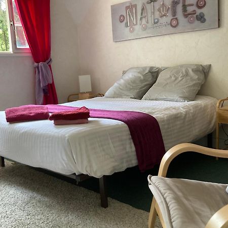 Le Bois Des Sources Apartment Saint-Marcel  Bagian luar foto