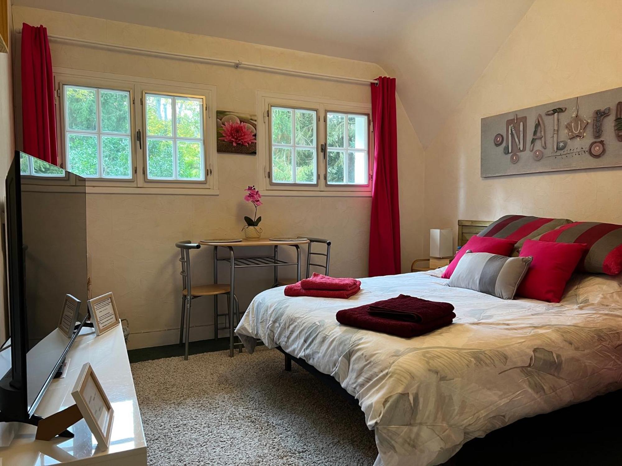 Le Bois Des Sources Apartment Saint-Marcel  Bagian luar foto