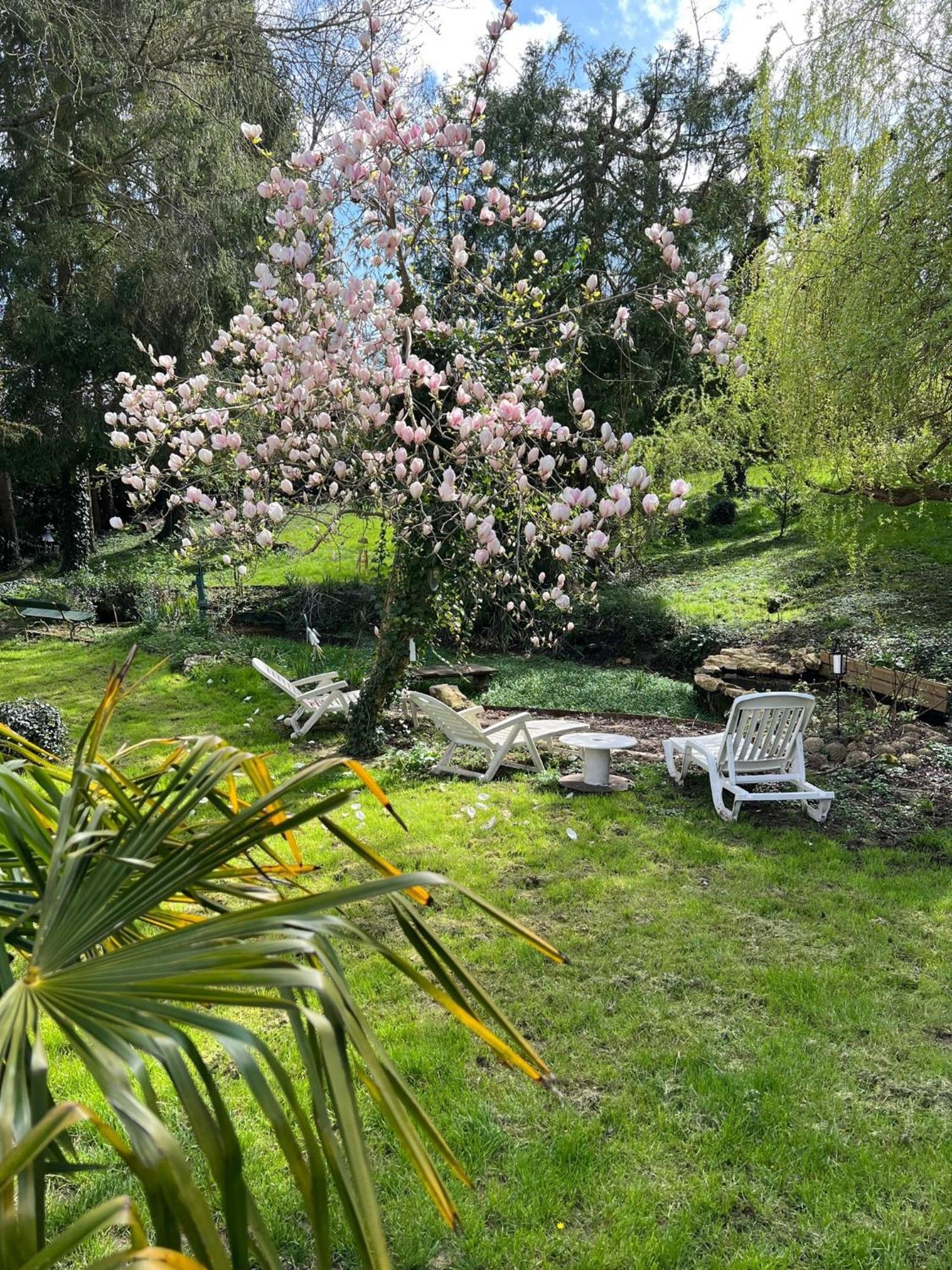 Le Bois Des Sources Apartment Saint-Marcel  Bagian luar foto